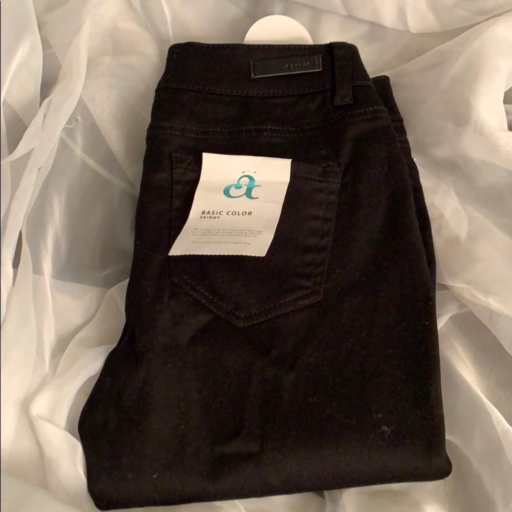 Black pants never worn